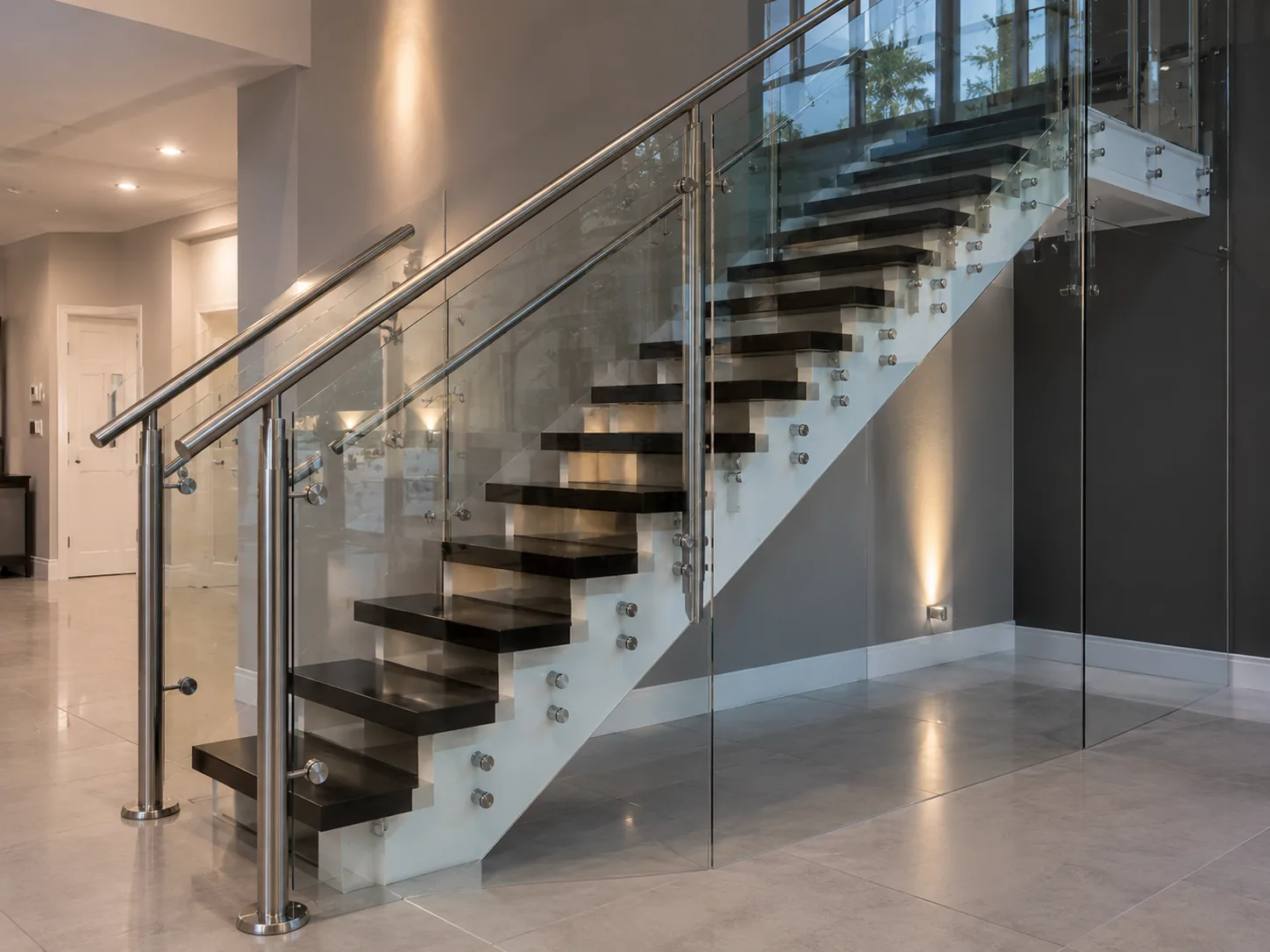 Glass and stainless steel staircase balustrade